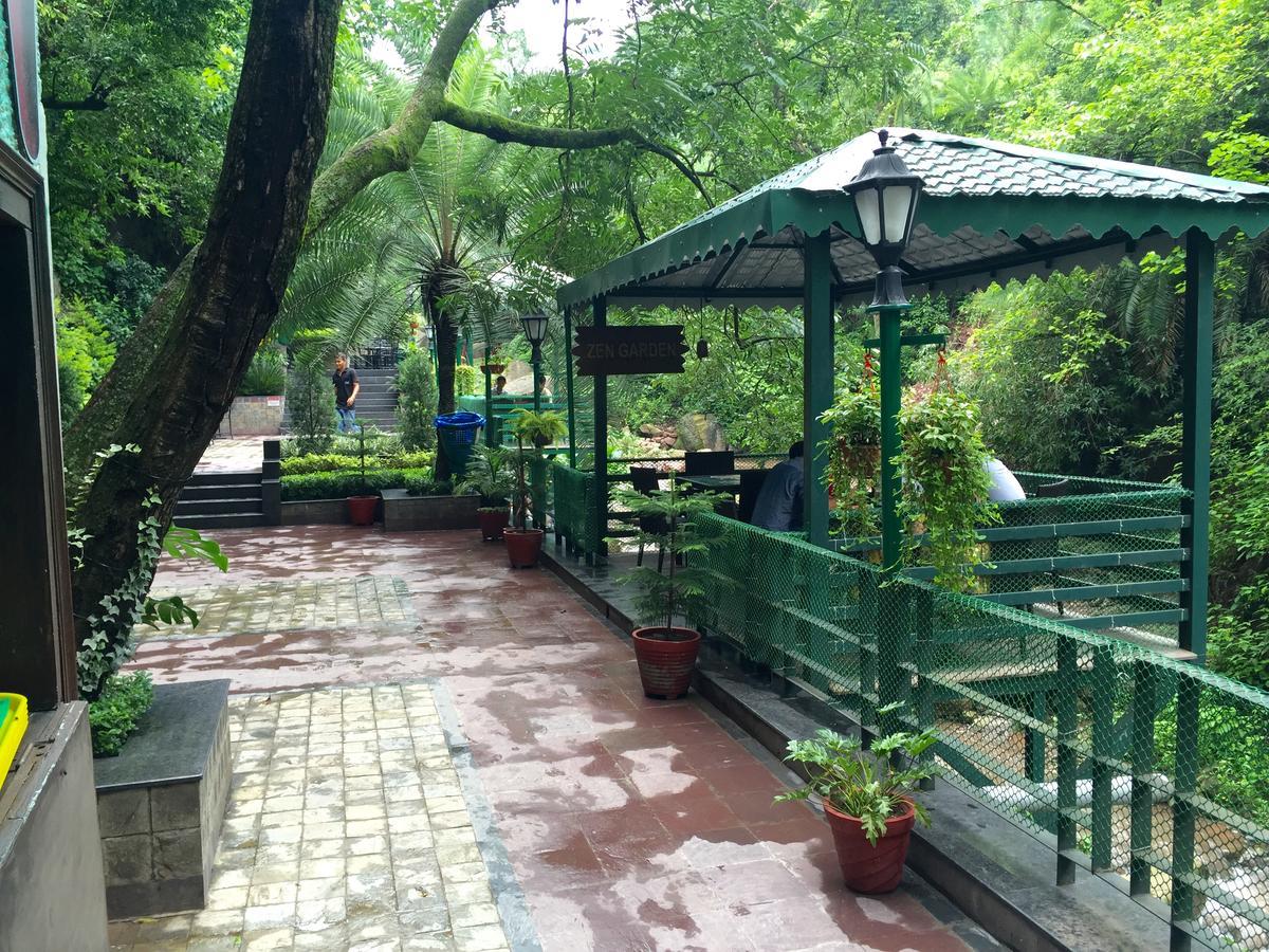 Savoy Greens Hotel Kasauli Exterior photo
