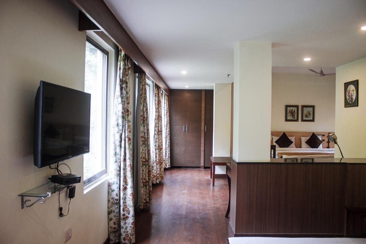 Savoy Greens Hotel Kasauli Exterior photo