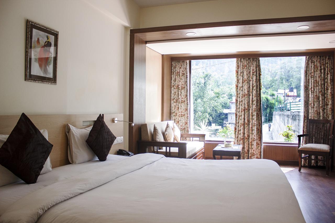 Savoy Greens Hotel Kasauli Exterior photo